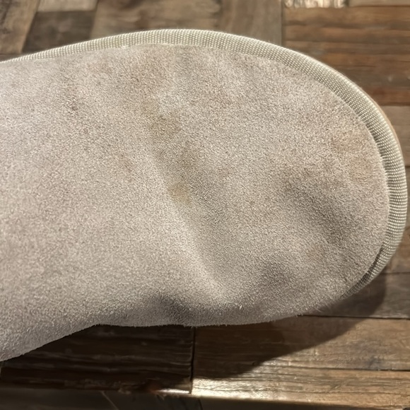 UGG Suede Short Classic Boots - Picture 11 of 11